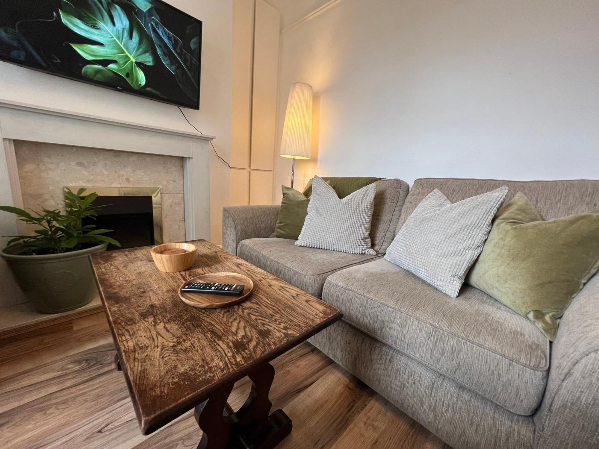 2025 Award Winner Liverpool Ivy House - 4 Bedrooms エクステリア 写真