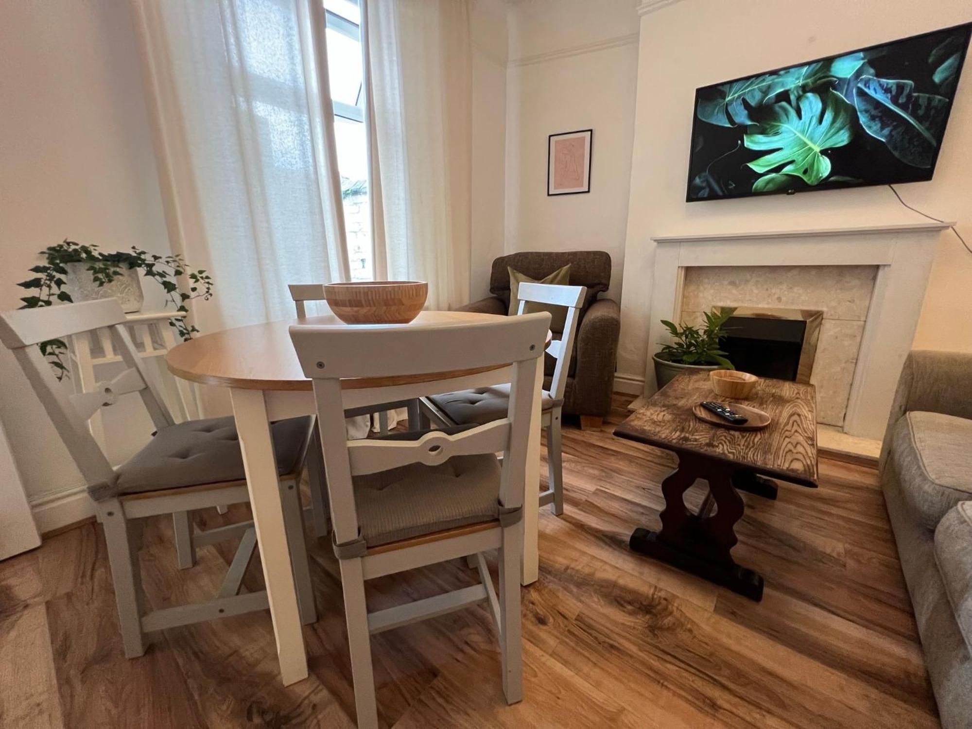 2025 Award Winner Liverpool Ivy House - 4 Bedrooms エクステリア 写真