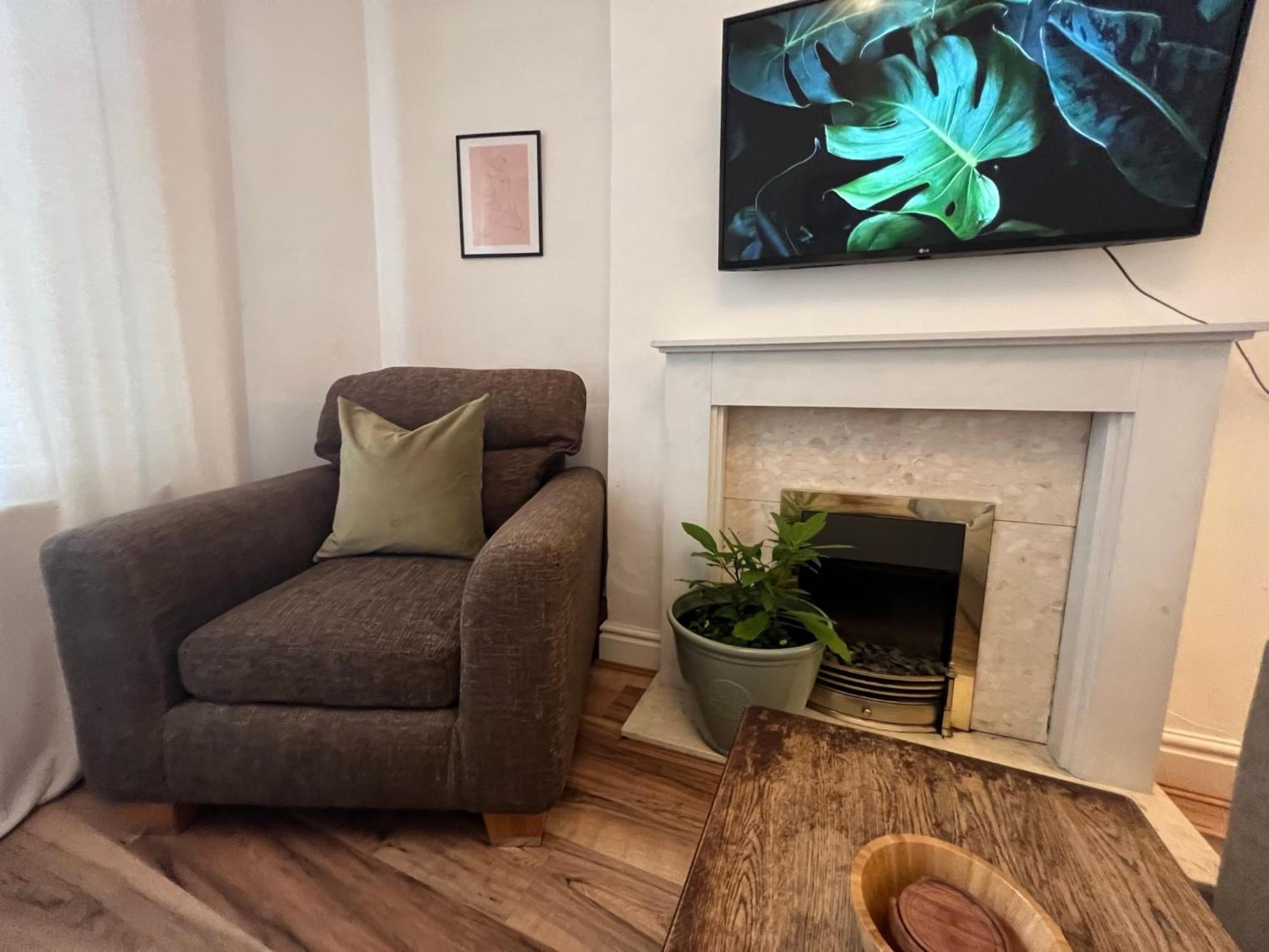 2025 Award Winner Liverpool Ivy House - 4 Bedrooms エクステリア 写真