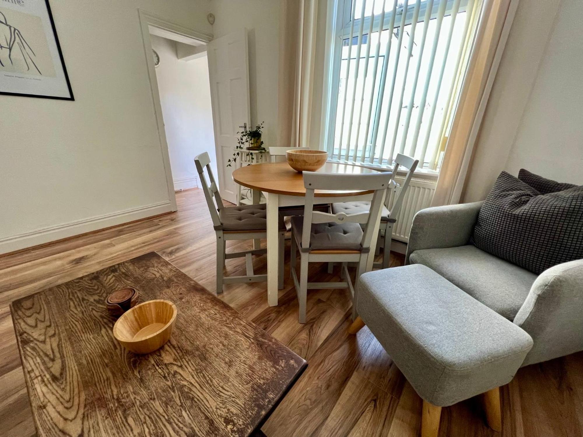 2025 Award Winner Liverpool Ivy House - 4 Bedrooms エクステリア 写真