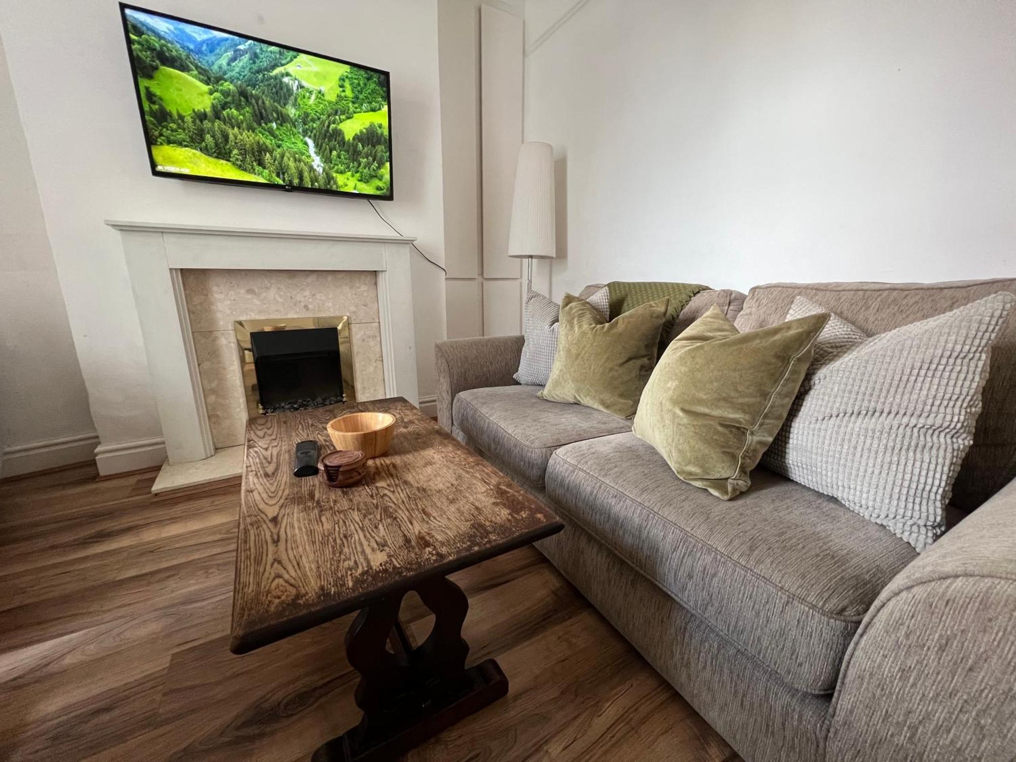 2025 Award Winner Liverpool Ivy House - 4 Bedrooms エクステリア 写真